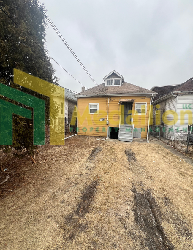 Building Photo - Charming 3-Bedroom 1.5 bath  + Bonus room ...