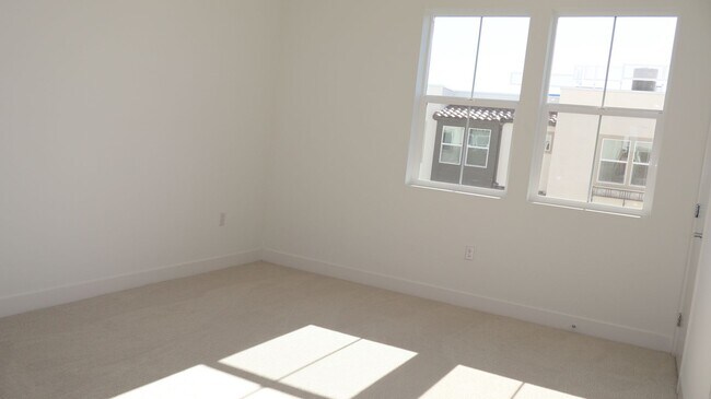 Building Photo - FOR RENT Amazing 4 bedrooms townhome in El Cajon City FOR RENT!!!!!!!!!!!!