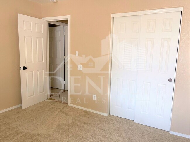 Building Photo - 8736 E Nido Cir