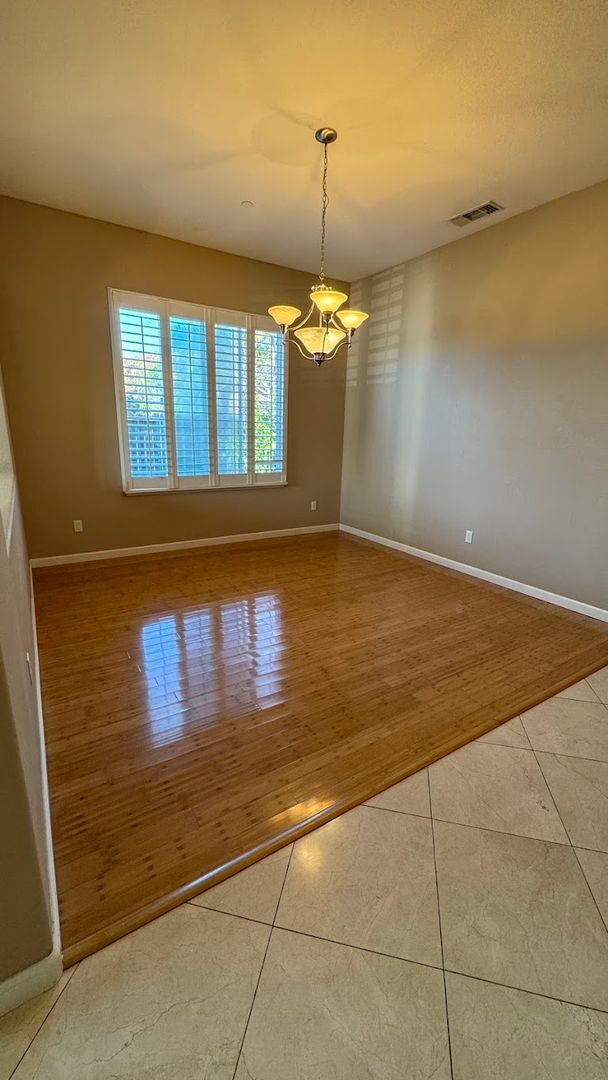 Building Photo - AVAILABLE! OPEN HOUSE FRIDAY 3/20/26 from 5:00-6:00 pm