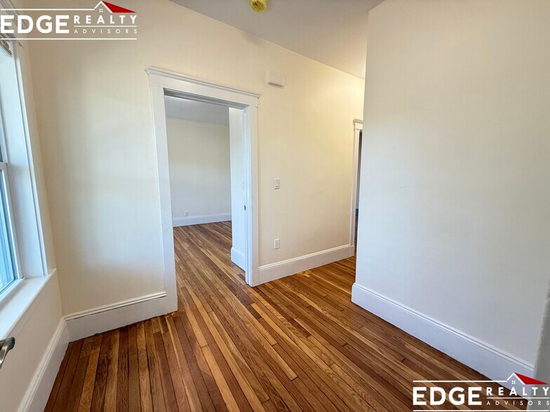 Building Photo - 96 Brayton Rd