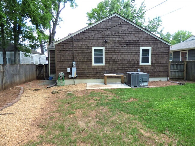 Building Photo - 725 9th Ave S