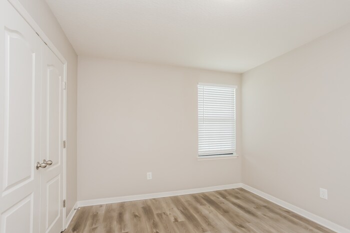 Building Photo - 652 Chatham Walk Dr