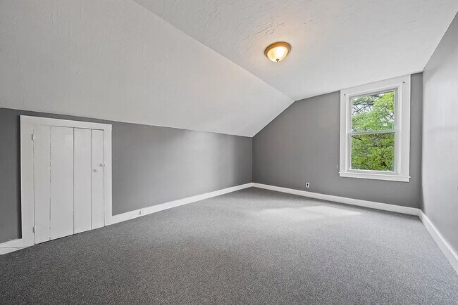Building Photo - 84 Tremont St