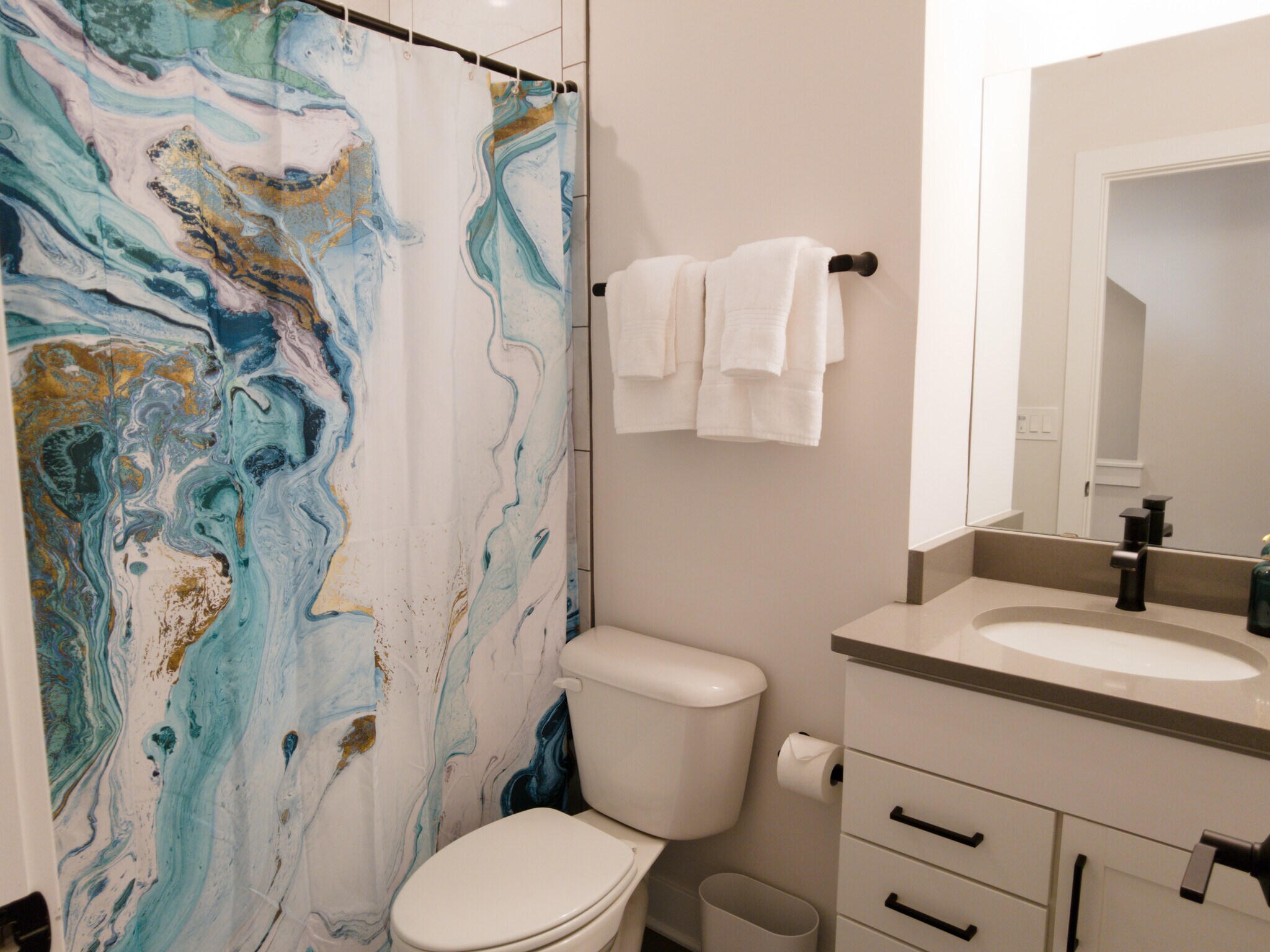 Building Photo - 1446 E 15th St