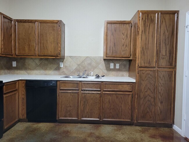 Building Photo - 101StoneCanyon