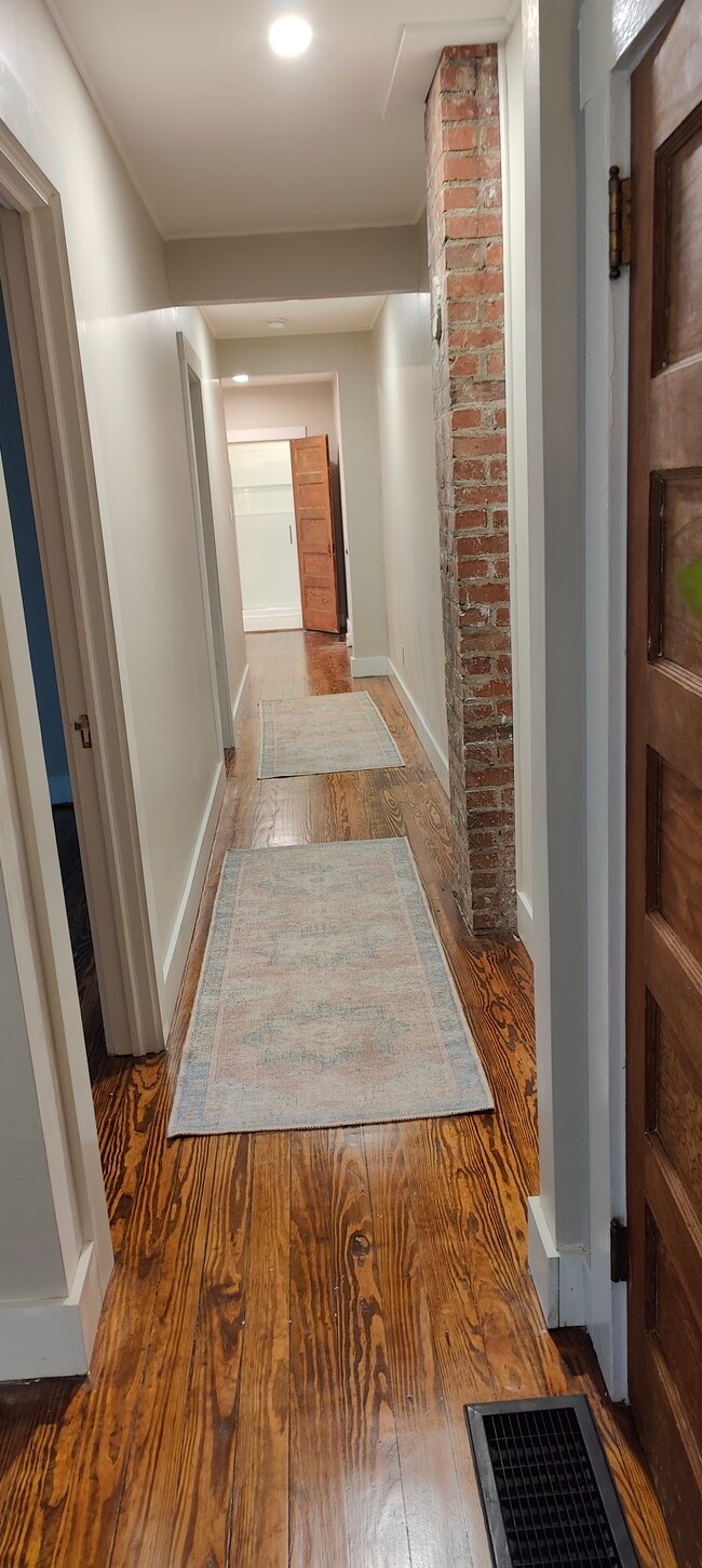 Building Photo - 213 Dennis St