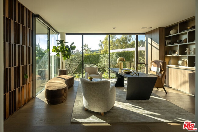 Building Photo - 8777 Hollywood Blvd