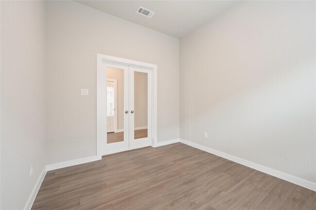 Building Photo - 8635 Jetty Glen Dr
