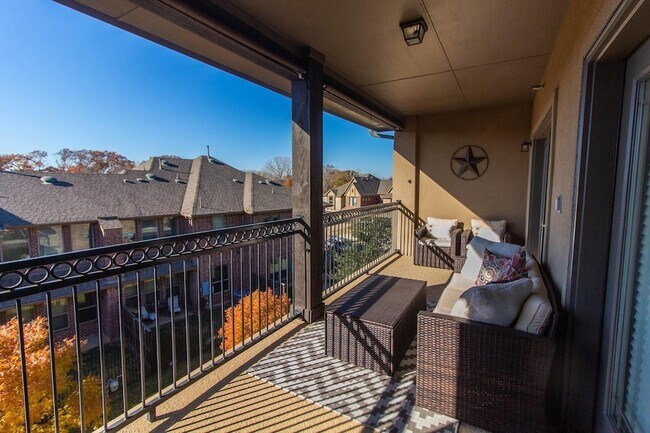 Building Photo - 1605 Brook Glen Dr