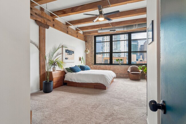 Building Photo - 14 N Peoria St