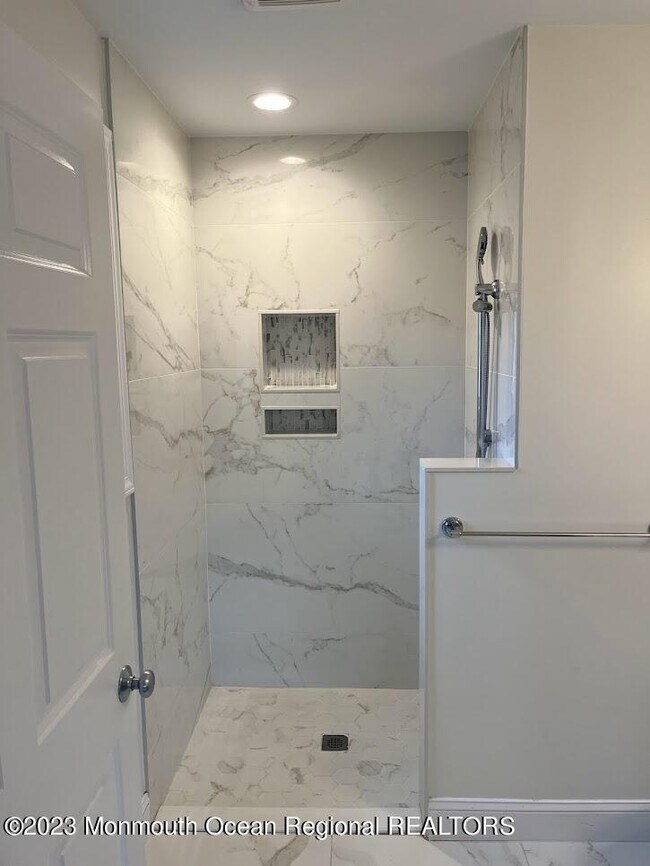 Building Photo - 191 Shrewsbury Ave