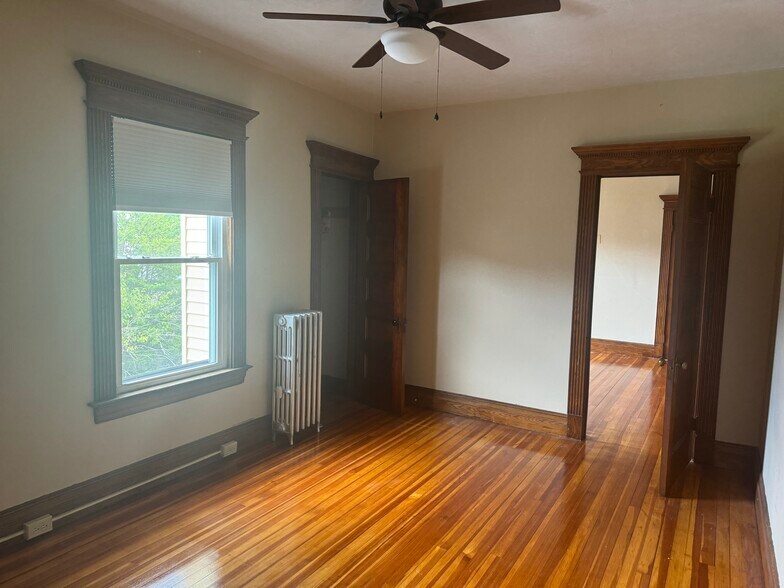 Building Photo - 29 Roxbury St