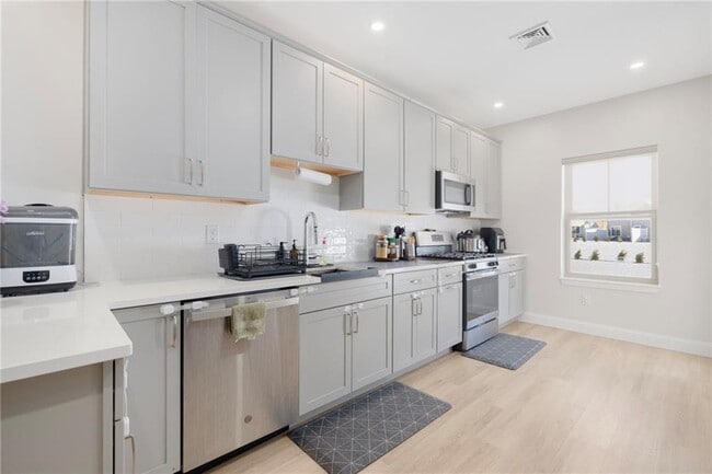 Building Photo - 46 W Valley Cir