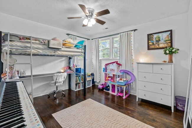 Building Photo - Spacious 4-Bedroom Home with Saltwater Pool & Large Fenced Yard