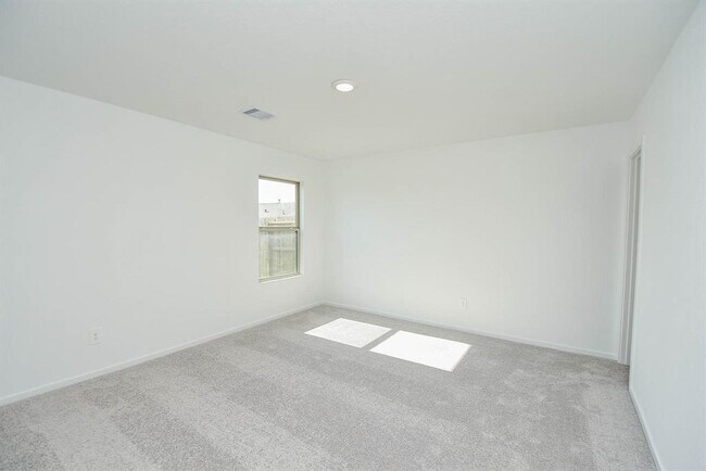 Building Photo - 1542 San Sebastien Dr