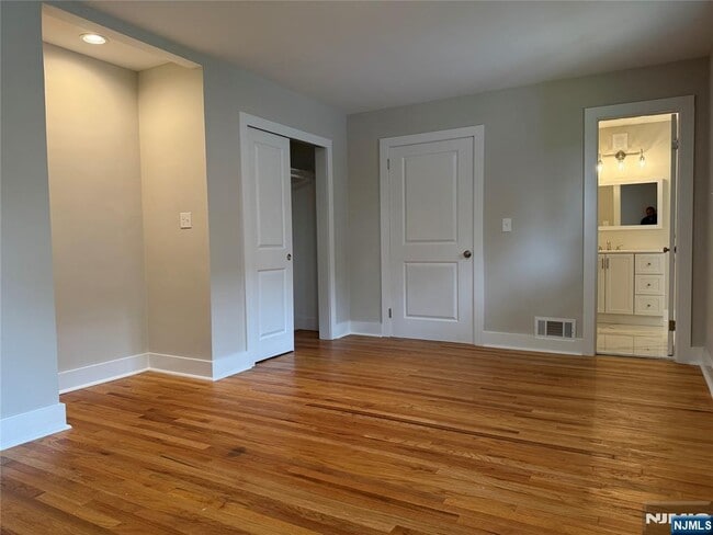 Building Photo - 41 Woods Ave