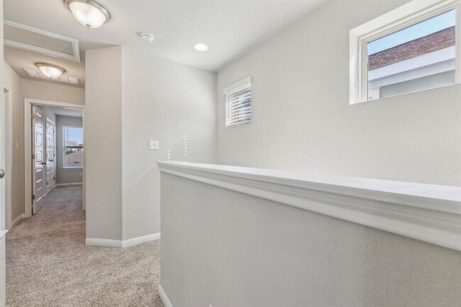 Building Photo - 1737 Fountain Bridge Dr