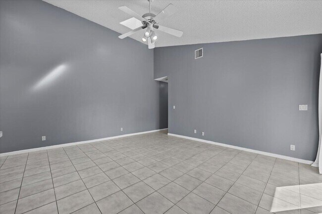 Building Photo - 12556 Woodmill Dr