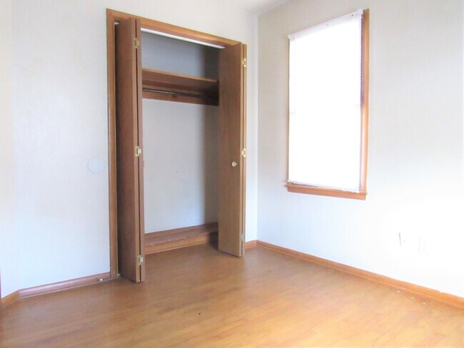 Building Photo - *** 50% OFF 1ST MONTH'S RENT IF LEASE SIGN...