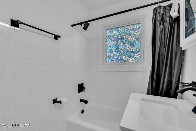 Building Photo - 407 Newark Ave