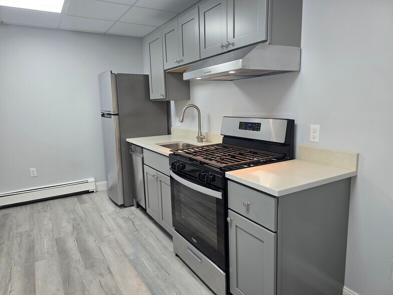 Building Photo - 5 Belknap St