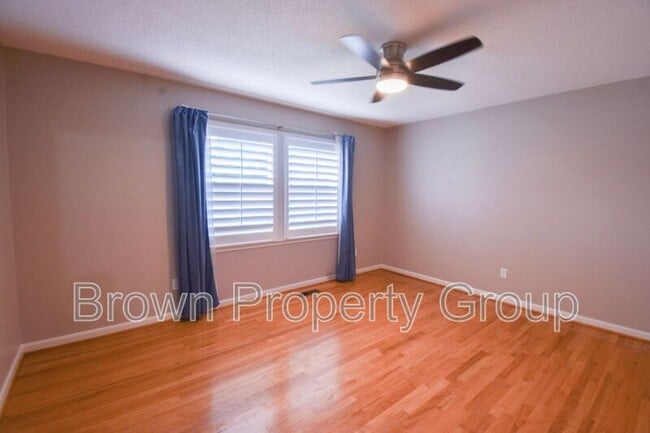 Building Photo - 2417 Dartmouth Dr