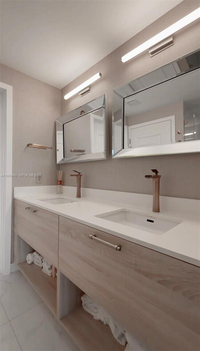 Building Photo - 16385 Biscayne Blvd