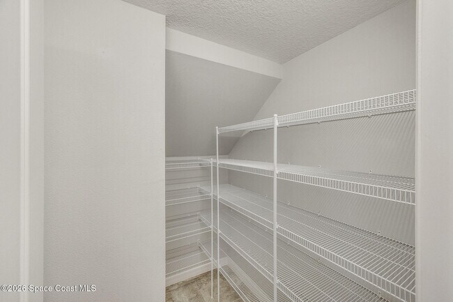 Building Photo - 8870 Napolo Dr