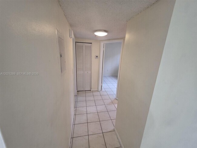 Building Photo - 5560 W 21st Ct