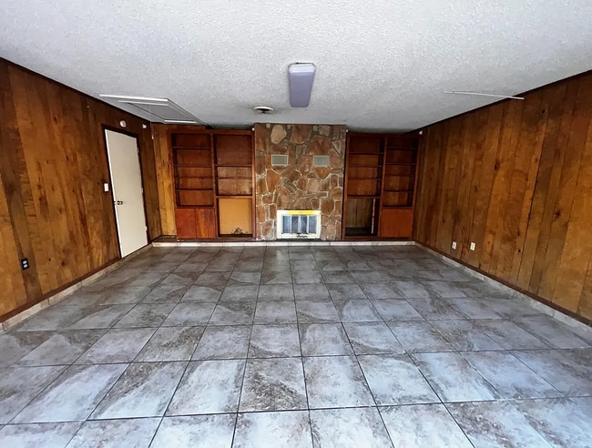 Building Photo - 165 Greenforest Trail