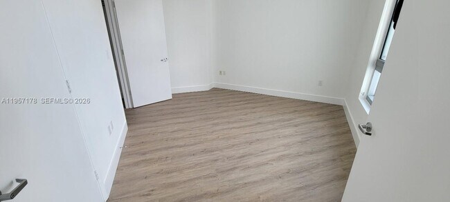 Building Photo - 350 S Miami Ave