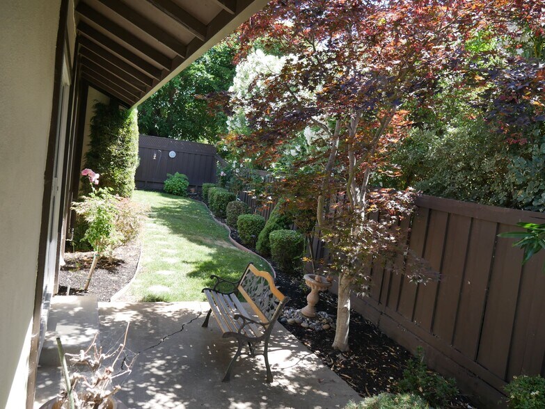 Building Photo - 5442 Anselmo Ct