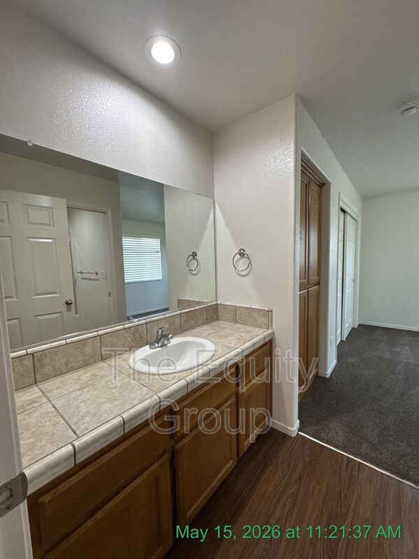 Building Photo - 2226 W Lark Ave