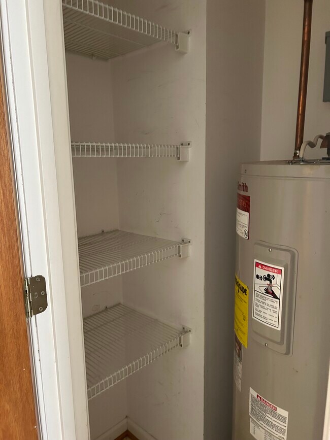 Pantry - 609 Florence Ave