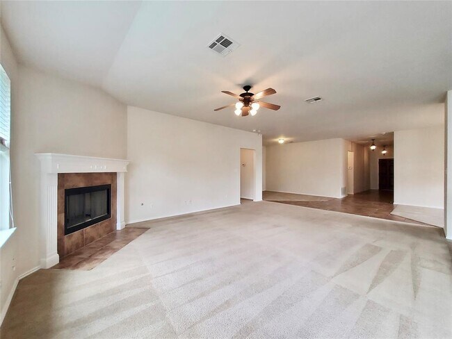 Building Photo - 15109 Fernhill Dr