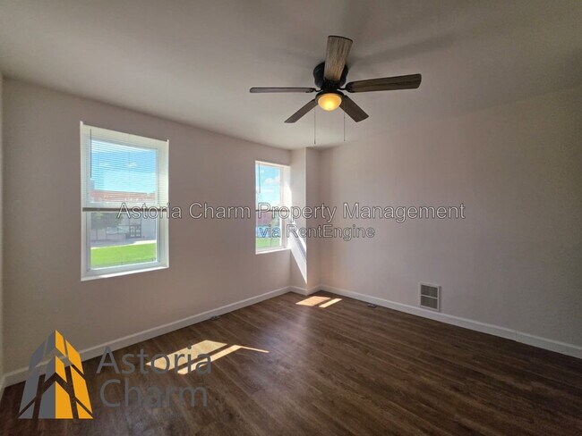 Building Photo - 905 N Patterson Park Ave