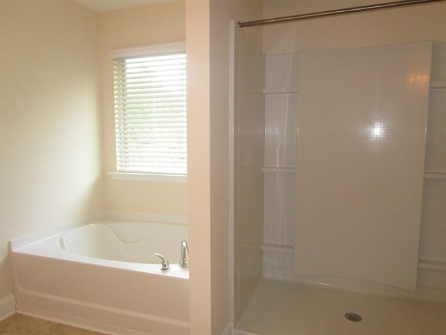 Building Photo - 2400 Freemont St