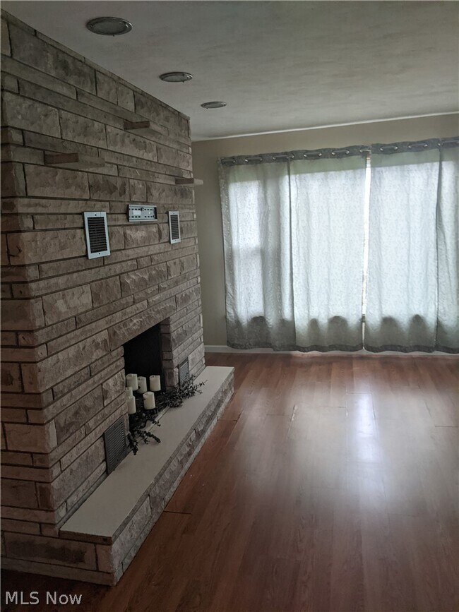 Building Photo - 51392 Breezy Hill Rd