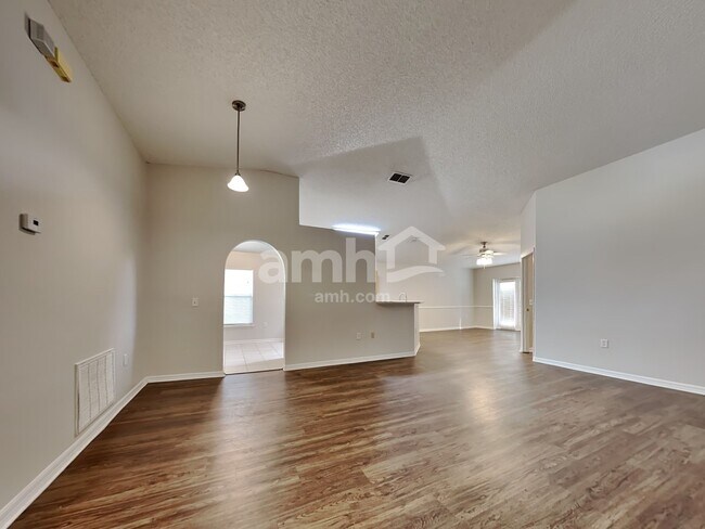 Building Photo - 3293 Carlotta Rd