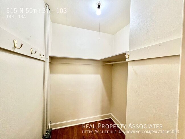 Building Photo - 515 N 50th St