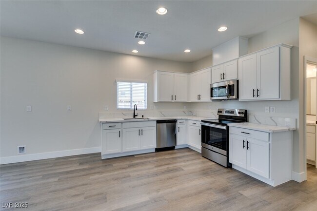 Building Photo - 1912 Carver Ave