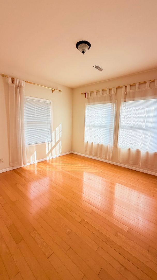 Building Photo - 738 Palmera Ct