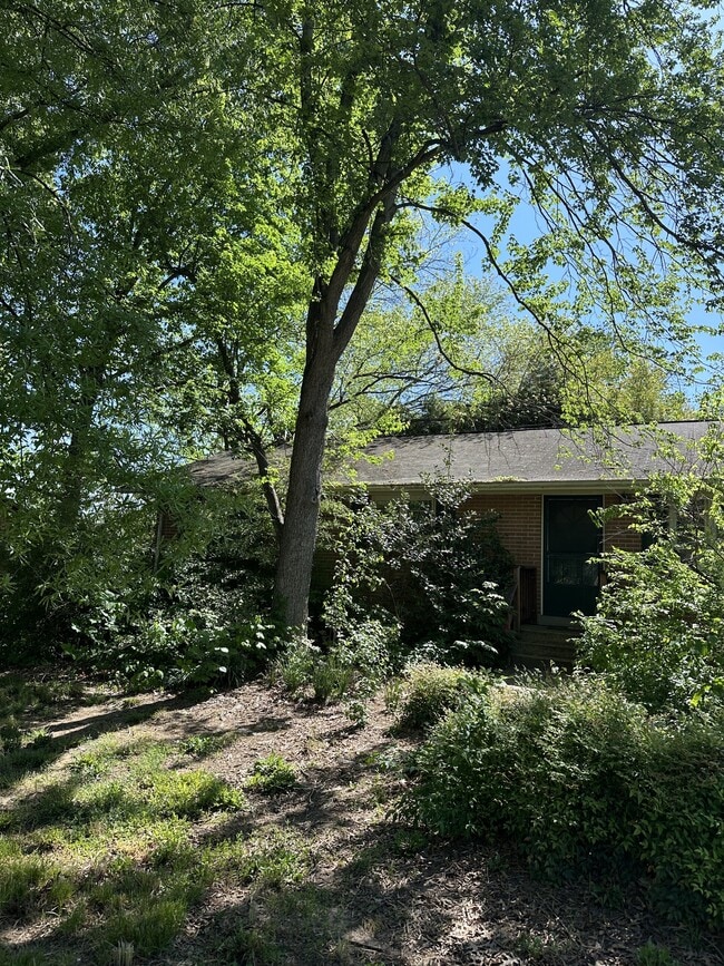 Building Photo - 8033 Devlin Rd