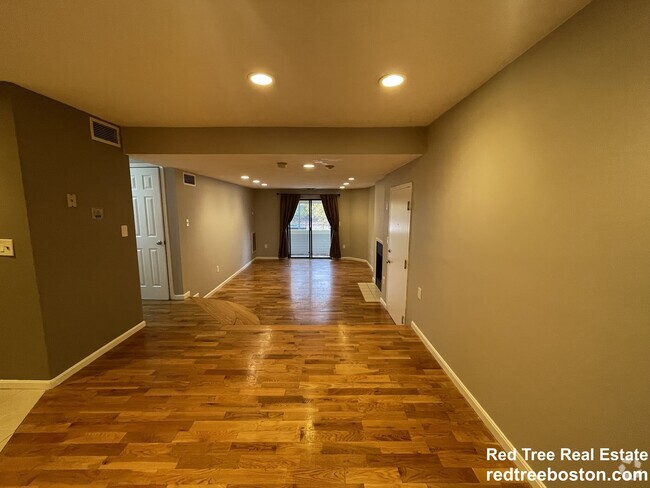 Building Photo - 1212 Vfw Pky