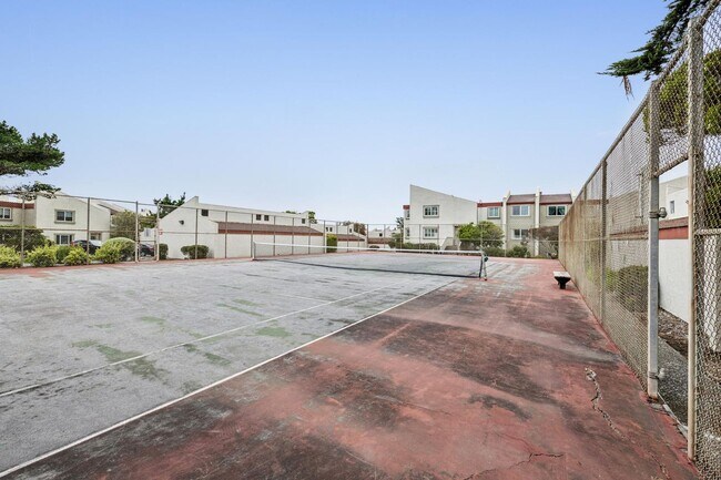 Building Photo - 5003 Palmetto Ave