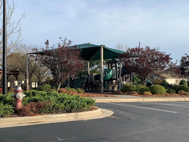 Building Photo - **OFFERING REFUNDABLE APPLICATION FEES** Fantastic 3BD, 2.5BA North Raleigh Townhome with Fenced ...