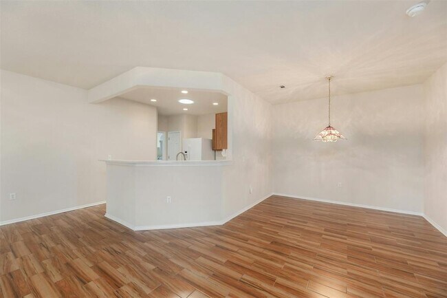Building Photo - 104 Honey Creek Trail
