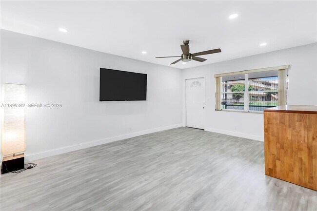 Building Photo - 5300 Washington St