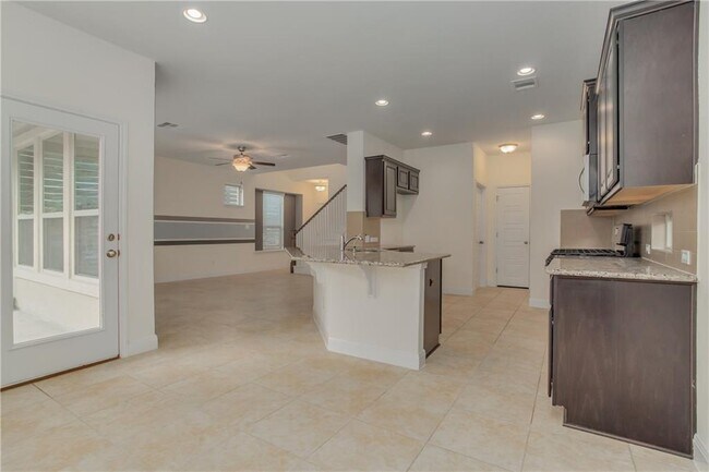 Building Photo - 3651 Sandy Brook Dr